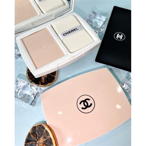 Chanel Le Blanc Light Mastering Whitening Compact Foundation 